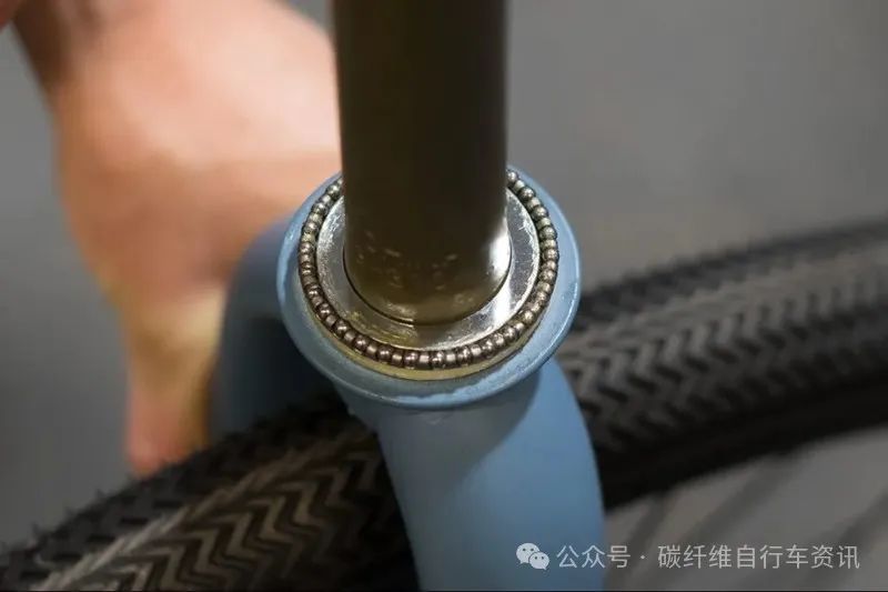自行车零部件组成_自行车车架材质类型_山地车塔基怎么拆下